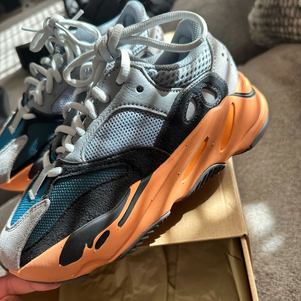 Yeezy boost 700